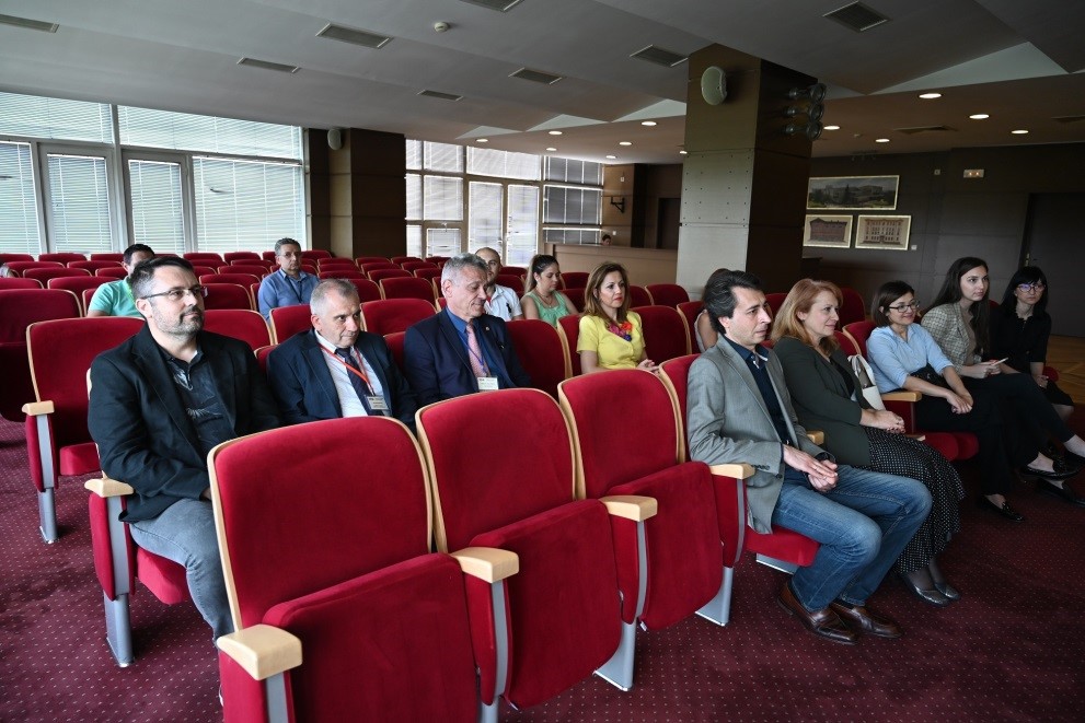 УНСС :: ПроКредит Банк България дари на университета станции за ...